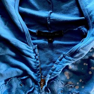 Hoodie with front zipper.